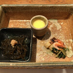 千ふく - 突き出し(沖縄 もずく、とうもろこし摺流し、桜海老と山芋)