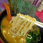 横浜ラーメン 相馬家 - 麺リフト