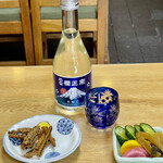 鮒兼 - ワイフのいない休日ランチは日本酒でスタートｗ