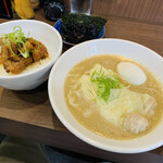 ヌードル＆スパイスカレー 今日の1番 - 