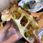 Mole TAQUERIA Y BAR - チキンケサディーヤ、チーズデサンドイッチされてた、食べ応えあり