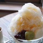 きぃ房茶 - ほうじ茶のかき氷(600円)＋あずき・白玉のせ(50円)
