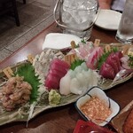 釣り魚の店舟武 - 料理写真:刺し盛り4人前、なめろうを入れてもらった。東京ではなかなか食べれない魚ばかり