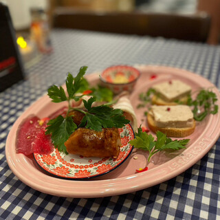 魔術師の肉料理とワイン ミスターヨーロッパ_1