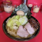Donto Koi Ya - 昼飯セット¥900（ラーメン中盛り、味玉、海苔5枚、チャーシュー2枚）キャベツ¥100
