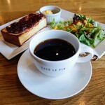 CAFE LE PIN - 今週のオススメストレート ケニア ルパンブレンド480円 Ｃモーニング 小倉トースト エッグサラダ付き