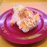 Sushiro - えび・ たまご カニ風サラダ たらマヨ チーズマヨ3貫盛り ししゃもこ軍艦(カラフトシシャモ使用) 660円