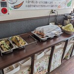 逸品居 - セルフコーナーの皆さん…