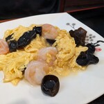 逸品居 - これって、セルフコーナーの玉子炒めと被ってるわ…