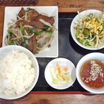 Chuuka Dainingu Tare - こしじポークの厚切りレバニラ定食（塩味；ご飯大盛り）