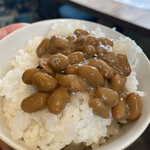 博多フードパーク 納豆家 粘ランド - 大粒の納豆が付いて来ます