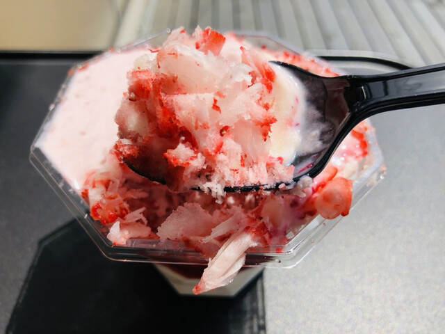 AND ROLL（アンド ロール） - 鏡石（ケーキ）の写真