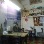 天龍菜館 - 店内のほんの一部