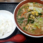 Ajiyoshi - 野菜味噌ラーメン＋ライス(880円＋130円也) どちらも結構ボリュームあります！