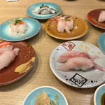 回転寿司 鮮 - 下2行　まとだい　くえ　ほうぼう　めばる　ヒラメ かさご