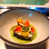 Tinc gana - ⚫炭火焼きカンパチ　沢のりソース　見た目美しく✨✨
