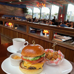 PERSHING SQUARE - 料理写真:『BUSS BURGER $25,0』 『COFFEE $5,50』 ※チップ１８～２５％別途