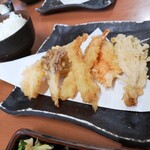 Tempura Tokuya - 徳家定食　¥820  クーポンで、3品追加してくれます。