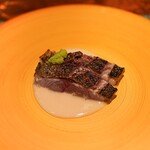 蒼 - 愛媛藤本さん神経締めイサキ藁焼き、お米と中国甘酒のソース