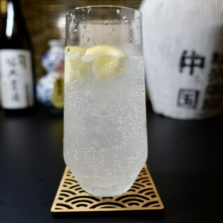 Cheers in style with homemade lemon sour or original highball ◎