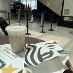 STARBUCKS COFFEE - 『Sausage Cheddar & Egg Sandwich $5,45』 『White Choclate Macadamia Cream Cold Brew $6,25』 ※チップ込