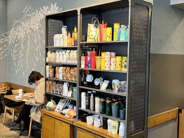 スターバックス・コーヒー 松山湊町店 - 松山市/カフェ | 食べログ