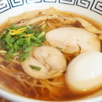 ねいろ屋 - とりしょうゆラーメン（850円）＋味玉（100円）（2012/12）
      