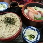 そば蔵 - 海鮮丼と蕎麦のセット
            