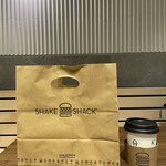 Shake Shack -  『Shack Burger Single $6,89』 『French Fry $3,49』 『Drip Coffee $2,49』