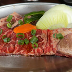 骨付カルビ 新村 - 骨付きカルビA 1400円。