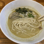 magari - スープは牡蠣出汁は弱い