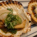 力丸 炉ばた焼 十三 船番所 - 帆立 一枚330円