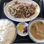 長妻食堂 - スタミナ定食 ¥880、ご飯大盛 ¥100だったかな⁉︎