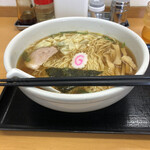 らーめんどんぐり - ワンタンめん、中、950円。