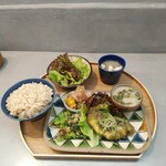 206645512 - 選べる日替わりおかずランチ