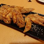 ダイニング居酒屋 神戸 鶏バル - 肉厚 手羽先