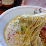 牛賀 - 牛骨胡麻味噌担々麺　リフト