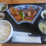 宗像海人食堂 やっさん - あら炊きの定食　ご飯小