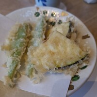 天ぷら新宿つな八 大丸東京店 - お野菜も