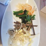 焼肉名家白頭山 - 食べちゃったけれどナムル(笑)