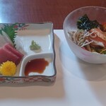 Kifuku - サラダとお刺身　あとご飯と御味噌汁とデザート有り