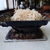 五代目食堂 - ●トンちゃん焼き（豚ホルモン）580円
●てっちゃん焼き（牛ホルモン）720円

しばらくしたら
もやしがモリモリな鉄板がやって来た。