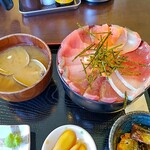 Izakaya Yasu - 海鮮丼（普通盛）３