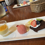 ア・ターブル - 