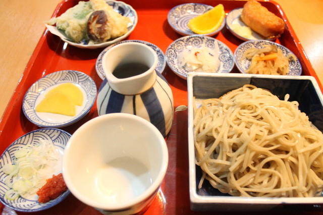 手打ちそば 極楽乃 盛岡市中央公民館店｜本格手打ちそばと温かいおもてなし