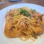 ミオビーノ - 有頭エビのトマトクリームパスタ！最高！めっちゃエビ入ってます、殻付きなので食べにくいですが、味は満点！ちなみにカニのトマトクリームもオススメ！