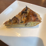 ミオビーノ - 本日のキッシュ、ここのキッシュも大好き、いつも食べます。