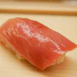 鮨おばな - すっきりとシルキーな甘みをシャリが見事に引き立てる！ めちゃくちゃ美味しい！