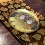 Gyuutoro Yaki Shabu Semmon Tenjuu Nimatsu Rokuzaemon - 前菜