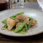 トリワイン ＰＩＫＯＳＨＨＨＵ - 春の緑豆 鶏のハーブバターソテー